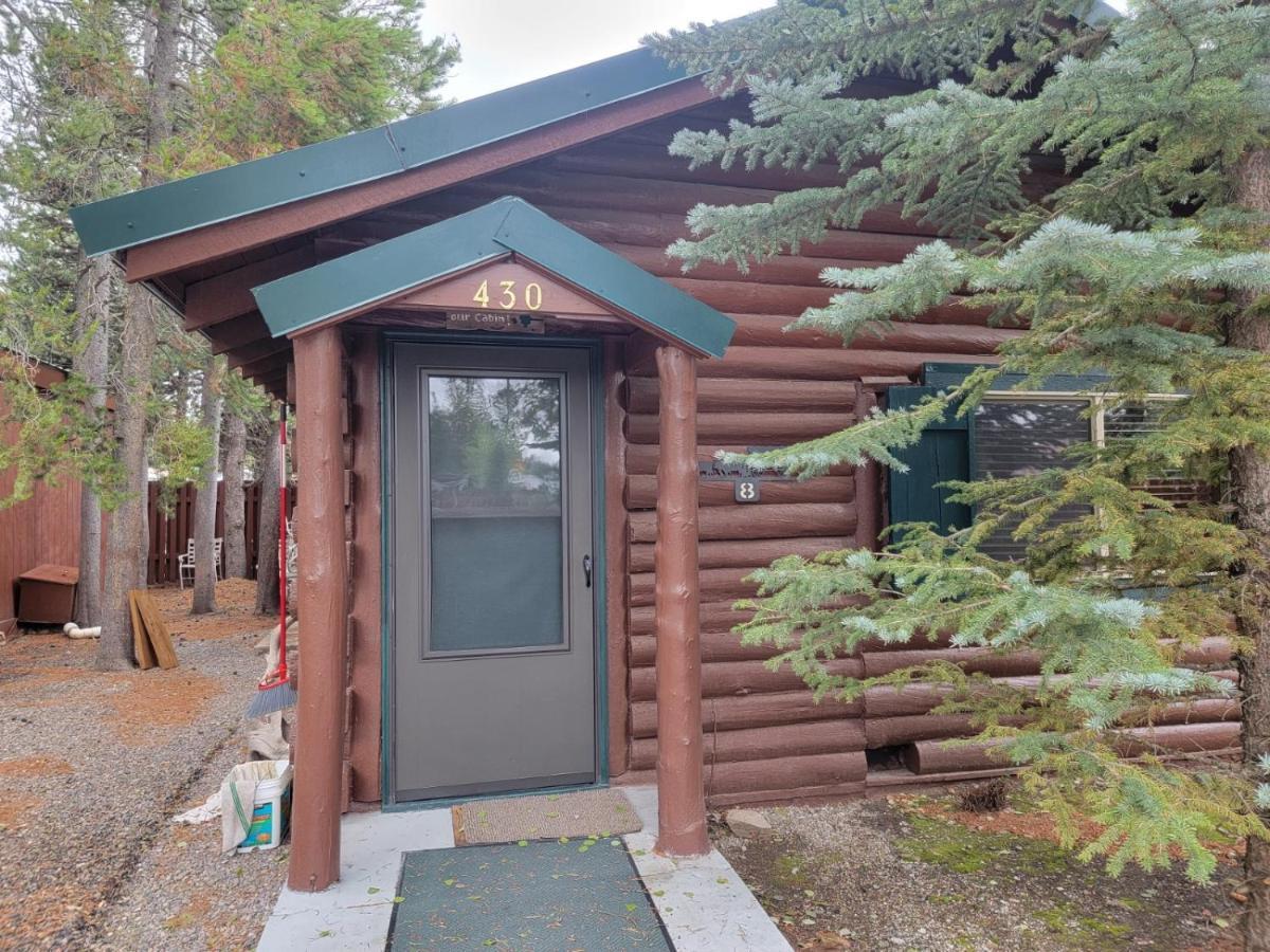 Wagon Wheel Hotel West Yellowstone Esterno foto