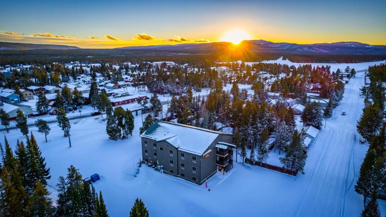 Wagon Wheel Hotel West Yellowstone Esterno foto