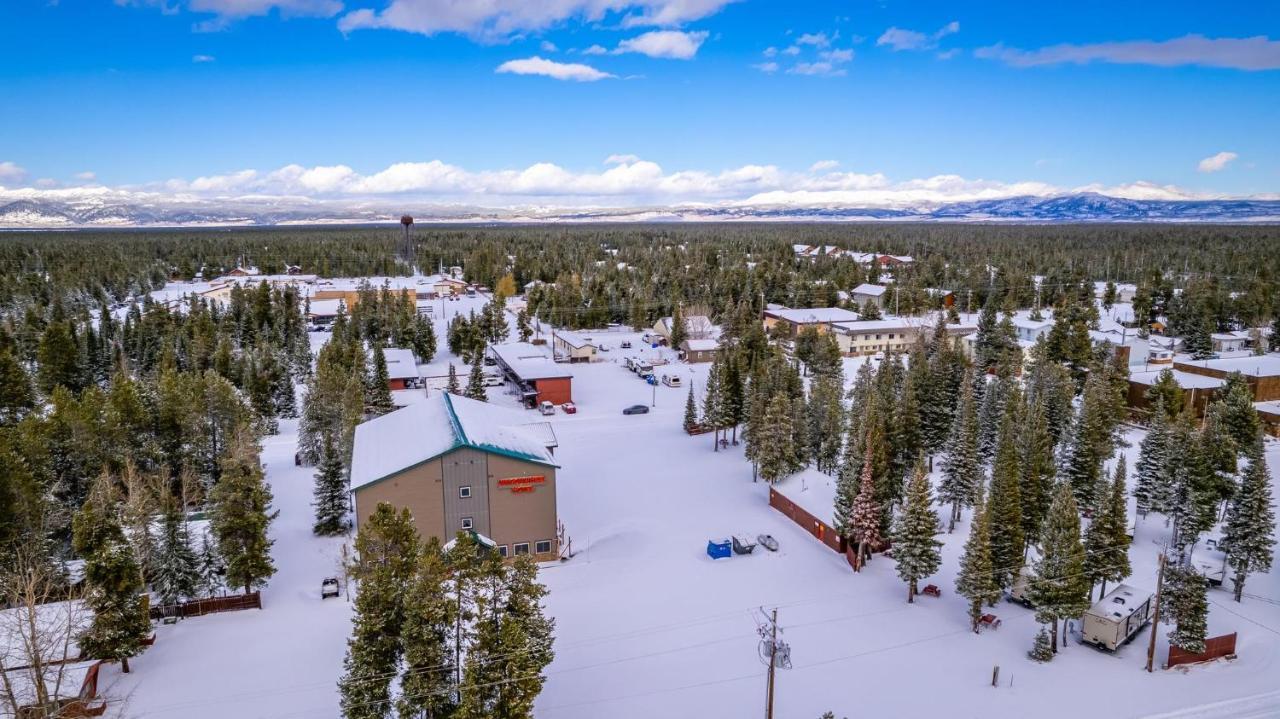 Wagon Wheel Hotel West Yellowstone Esterno foto