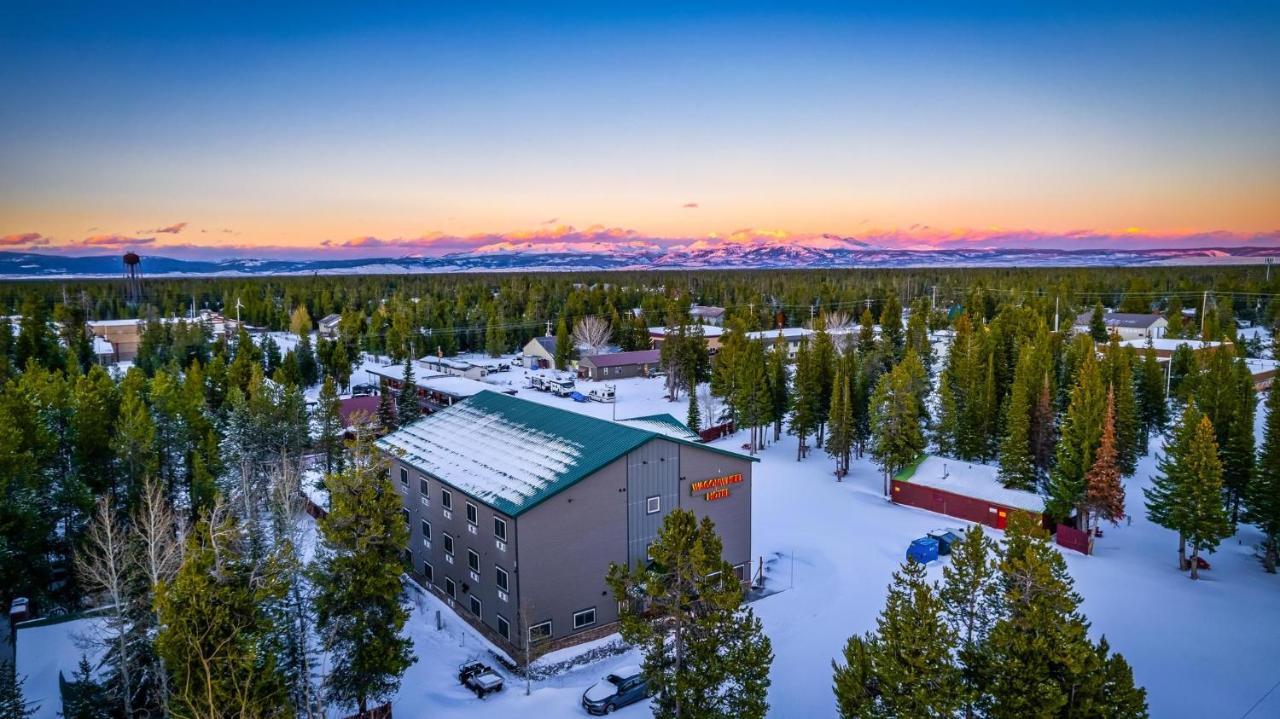 Wagon Wheel Hotel West Yellowstone Esterno foto