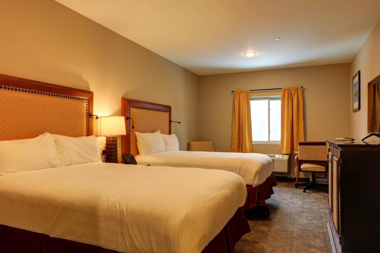 Wagon Wheel Hotel West Yellowstone Esterno foto