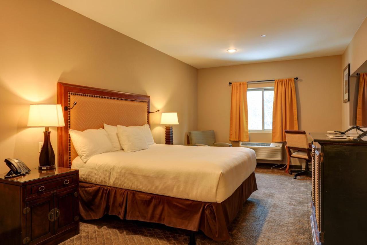Wagon Wheel Hotel West Yellowstone Esterno foto