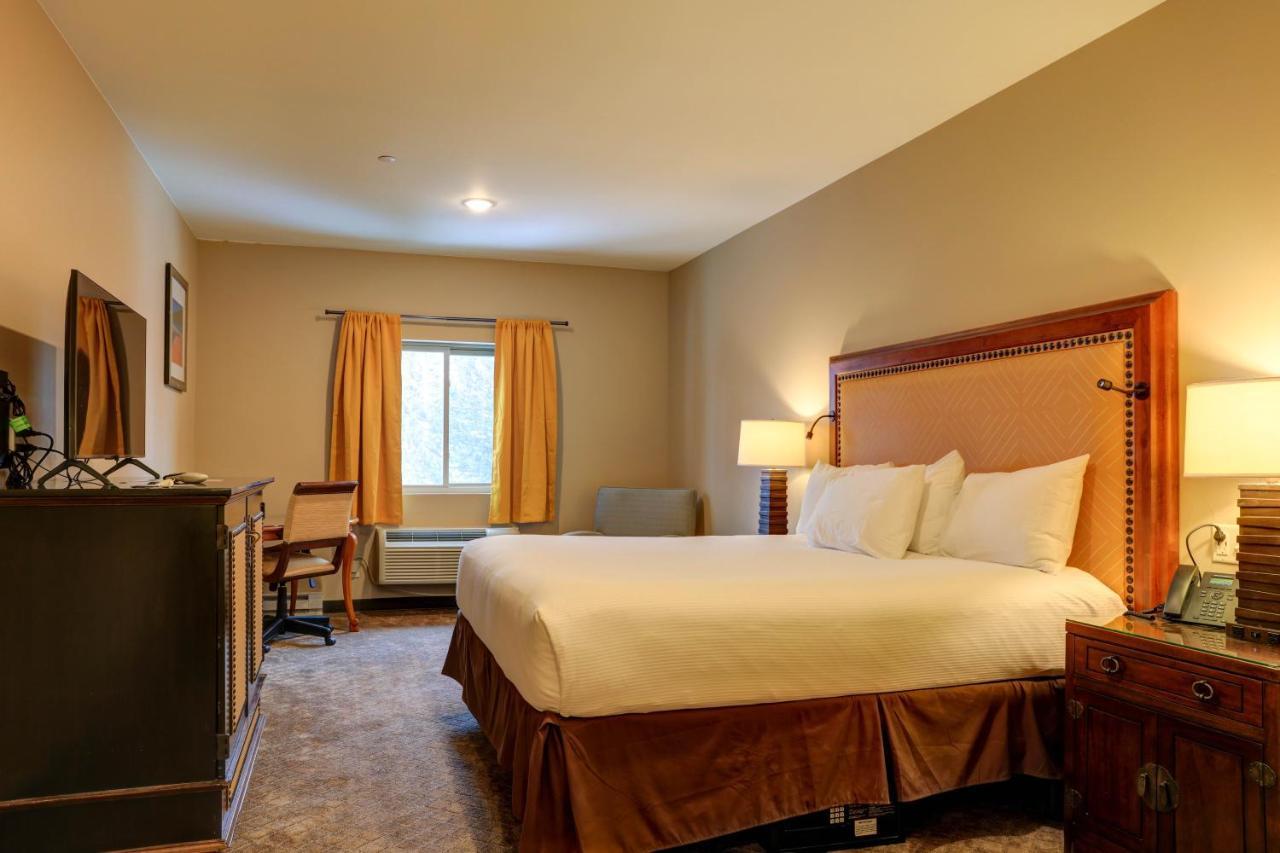 Wagon Wheel Hotel West Yellowstone Esterno foto