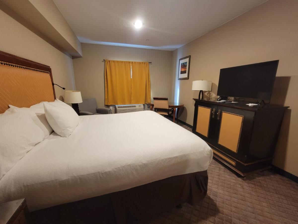 Wagon Wheel Hotel West Yellowstone Esterno foto