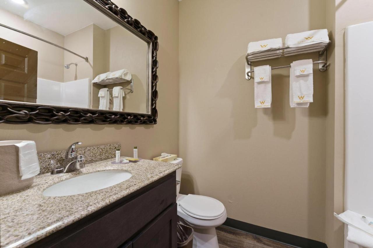 Wagon Wheel Hotel West Yellowstone Esterno foto